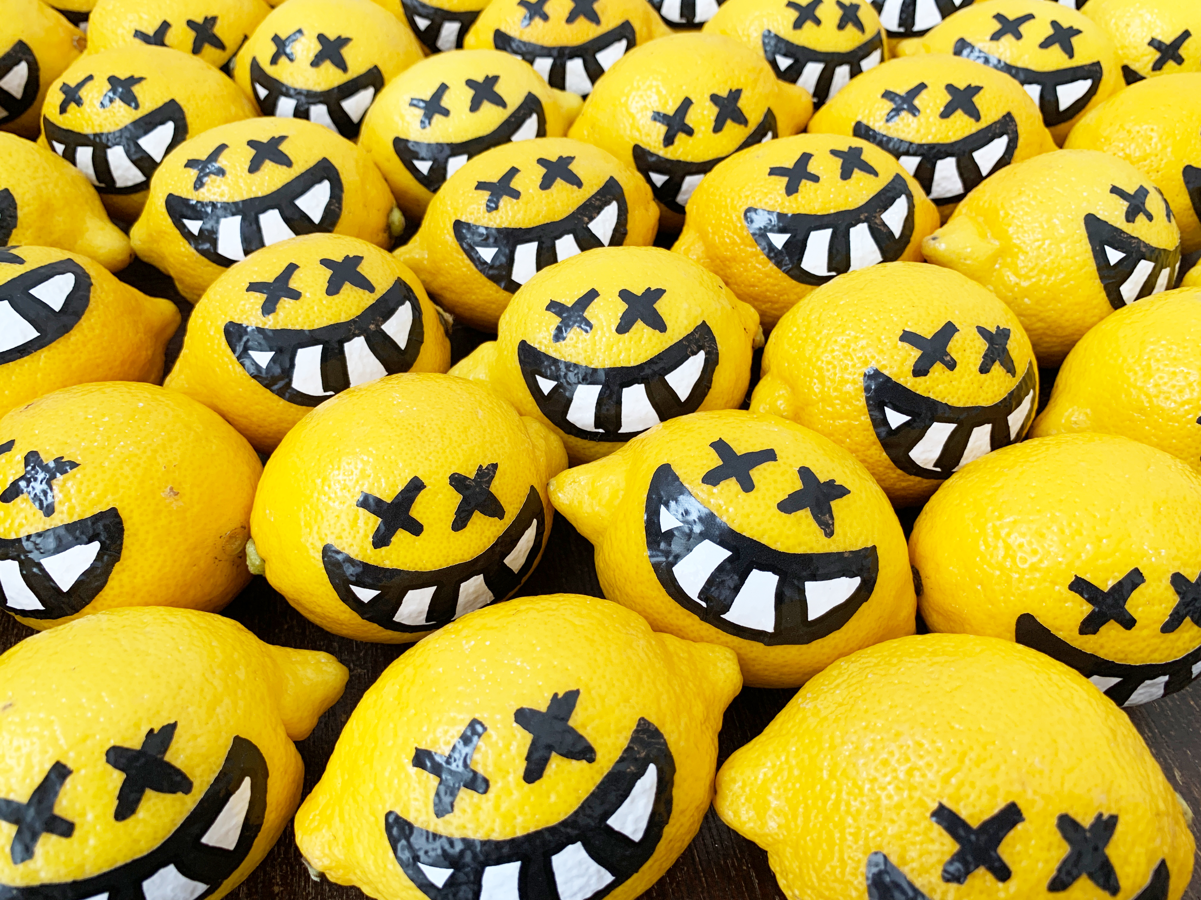 blind-lemon-branded-fruit